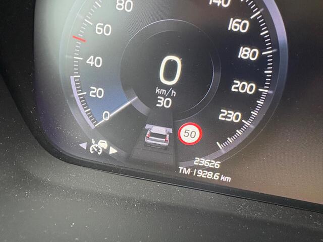 Volvo XC40 1.5 T2 Business Pro | Stoelverwarming | Stuurverwarming | Parkeercamera | Elektrische Achterklep | Adaptieve Cruise Control | Parkeersensoren | Blis |