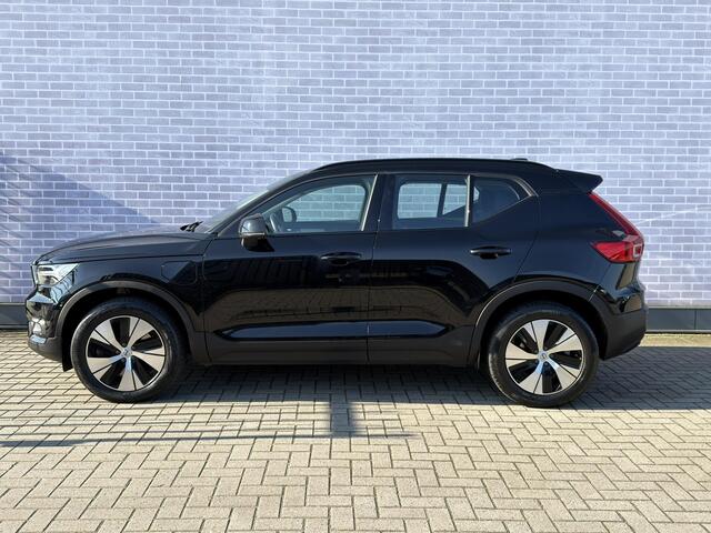 Volvo XC40 T4 Recharge R-Design | Trekhaak 1800 kg | 360º Camera | Verwarmde Voorstoelen en Achterbank | Stuurverwarming | Navigatie | Keyless Entry | BLIS |