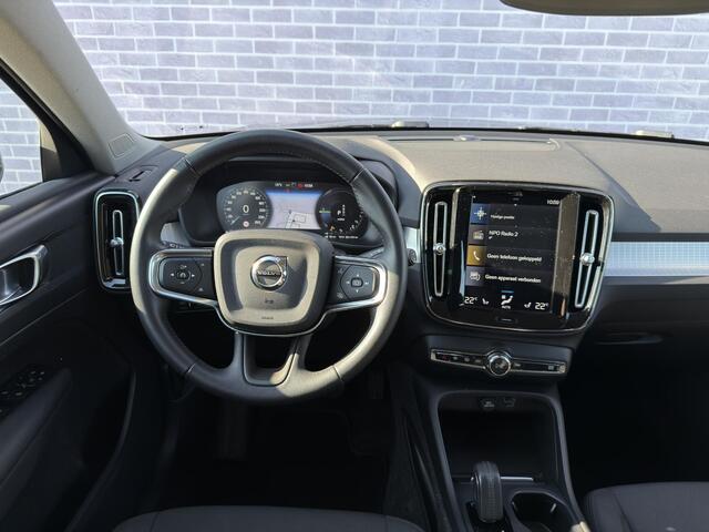 Volvo XC40 T4 Recharge R-Design | Trekhaak 1800 kg | 360º Camera | Verwarmde Voorstoelen en Achterbank | Stuurverwarming | Navigatie | Keyless Entry | BLIS |