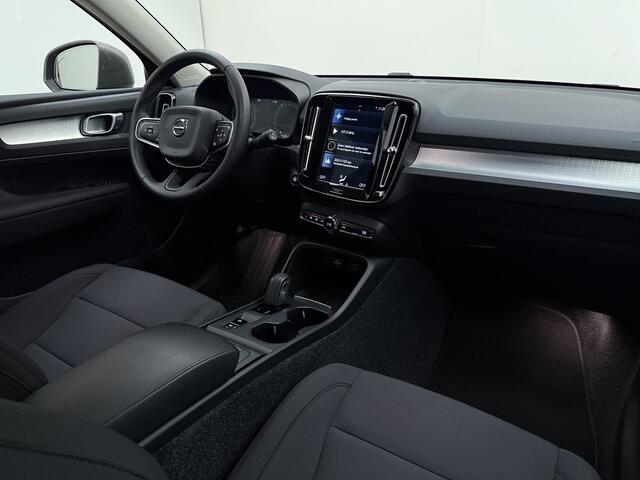 Volvo XC40 T2 130pk Automaat Business Pro / 30.000 km's ! / El. Trekhaak / ACC / BLIS / Keyless / 18'' / El. Achterklep / DAB / AppleCarplay / Lane Keeping Aid / Mistlampen /