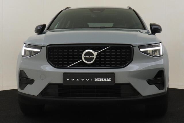 Volvo XC40 B4 (M-HYBRID) PLUS DARK -PANO.DAK|HARMAN/KARDON|CAMERA|POWER-SEATS|VERW.VOORRUIT|PRIVACY.GLAS|TREKHAAK|19"