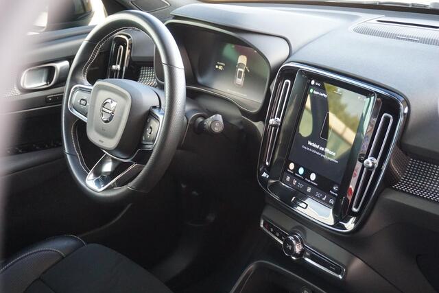 Volvo XC40 Recharge P8 AWD R-Design | 94% Soh | PANO | trekhaak | H&K