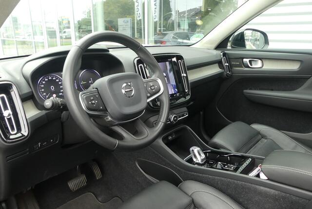 Volvo XC40 1.5 T5 Twin Engine Inscription ELEKT. TREKHAAK, PANO, 360° CAMERA, MEMORY, LEER, WINTER PACK, ADAPT. CRUISE, CLIMA, NAVI, PDC V&A, APPLE CARPLAY/ANDROID AUTO, BLIS, KEYLESS, HARMAN/KARDON, ELEKT. ACHTERKLEP, ELEKT. STOELEN, 97.586KM