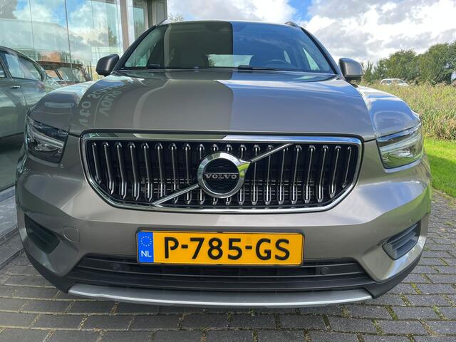 Volvo XC40 1.5 T4 Recharge Inscription | Rijklaar incl 12 mnd Bovag | Carplay Stuurverwarming Trekhaak Camera