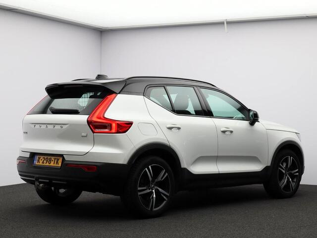Volvo XC40 1.5 T5 Twin Engine R-Design Automaat / Panoramadak / Trekhaak / 360* camera / Harman Kardon Audio / BLIS