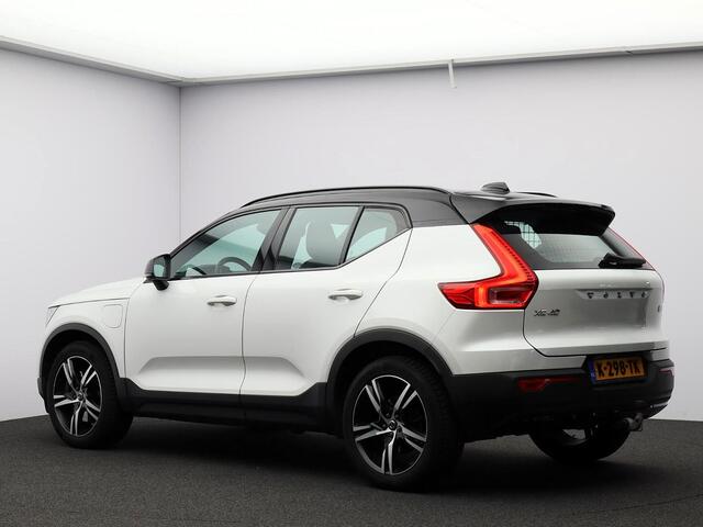 Volvo XC40 1.5 T5 Twin Engine R-Design Automaat / Panoramadak / Trekhaak / 360* camera / Harman Kardon Audio / BLIS