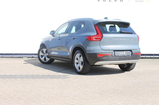 Volvo XC40 T4 190PK Automaat Momentum Pro Navigatie / Apple Carplay / Semi elektrisch wegklapbare trekhaak / Lederen bekleding