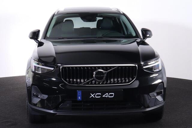 Volvo XC40 T5 Plug-in hybrid Ultimate Bright - Panorama/schuifdak - IntelliSafe Assist & Surround - Harman/Kardon audio - Parkeercamera achter - Draadloze tel. lader - Elektr. bedienb. voorstoelen met links geheugen - Parkeersensoren voor & achter - Extra getint glas - 19' LMV