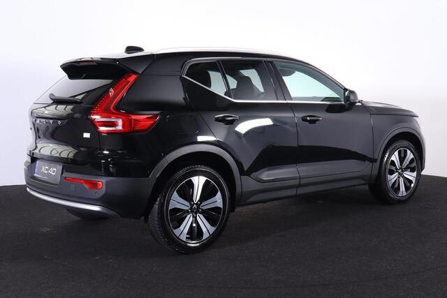 Volvo XC40 T5 Plug-in hybrid Ultimate Bright - Panorama/schuifdak - IntelliSafe Assist & Surround - Harman/Kardon audio - Parkeercamera achter - Draadloze tel. lader - Elektr. bedienb. voorstoelen met links geheugen - Parkeersensoren voor & achter - Extra getint glas - 19' LMV