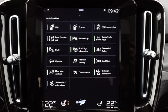 Volvo XC40 T5 Plug-in hybrid Ultimate Bright - Panorama/schuifdak - IntelliSafe Assist & Surround - Harman/Kardon audio - Parkeercamera achter - Draadloze tel. lader - Elektr. bedienb. voorstoelen met links geheugen - Parkeersensoren voor & achter - Extra getint glas - 19' LMV