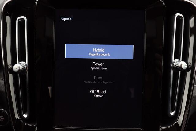Volvo XC40 T5 Plug-in hybrid Ultimate Bright - Panorama/schuifdak - IntelliSafe Assist & Surround - Harman/Kardon audio - Parkeercamera achter - Draadloze tel. lader - Elektr. bedienb. voorstoelen met links geheugen - Parkeersensoren voor & achter - Extra getint glas - 19' LMV