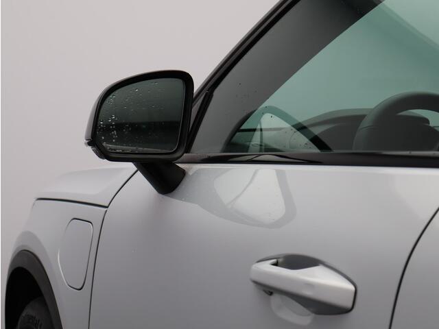 Volvo XC40 T4 Recharge R-Design / Trekhaak / Adaptive Cruise / Stoel+Stuurverwarming / Keyless / Carplay / Nubuck Bekleding / Elektr. Achterklep /