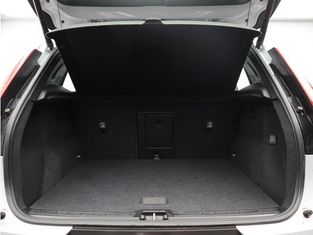 Volvo XC40 T4 Recharge R-Design / Trekhaak / Adaptive Cruise / Stoel+Stuurverwarming / Keyless / Carplay / Nubuck Bekleding / Elektr. Achterklep /