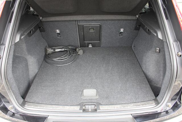 Volvo XC40 T4 211PK Automaat Plug-in hybrid Plus Bright | Trekhaak | El. Stoelen | Pilot Assist | Verw. Voorstoelen | BLIS | H&K Audio |