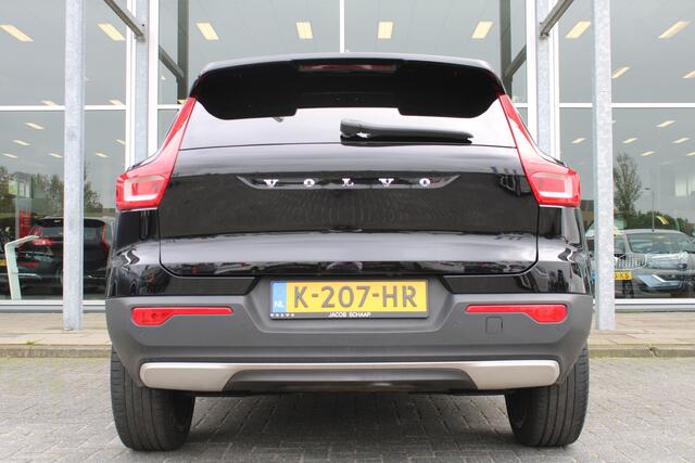 Volvo XC40 T3 164PK Automaat Inscription | Styling Kit | 360 Camera | 21" LM Velgen | Verw. Voorstoelen & Achterbank | H&K Audio |