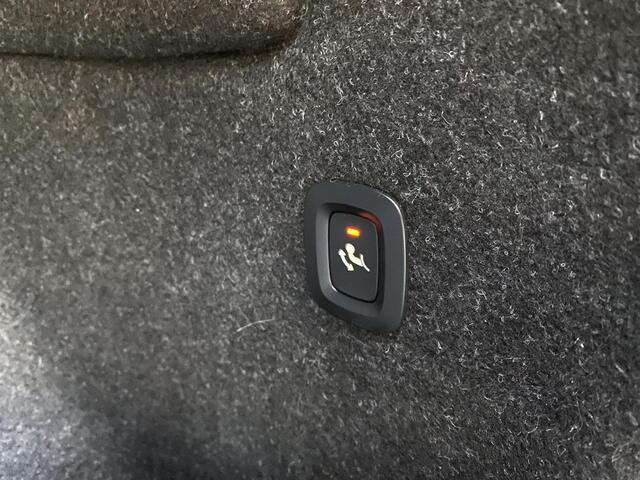 Volvo XC40 1.5 T5 Recharge R-Design Pano / 360 camera / Harman & Kardon / Stoelverwarming / Stuurverwarming