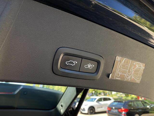 Volvo XC40 1.5 T5 Recharge R-Design Pano / 360 camera / Harman & Kardon / Stoelverwarming / Stuurverwarming