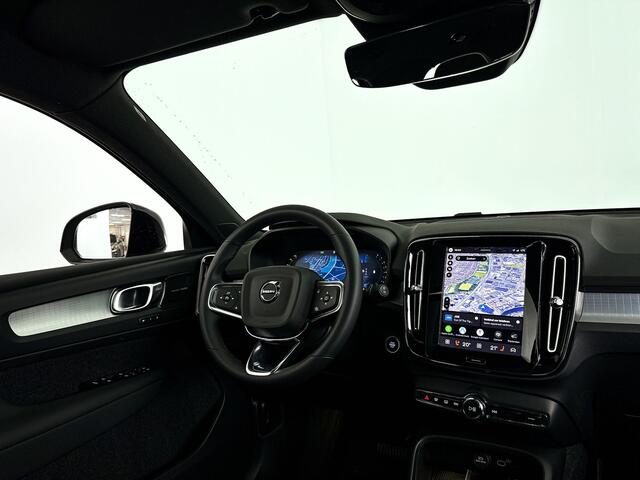 Volvo XC40 B4 Plus Dark | Panoramadak | 360° camera | Harman Kardon | Stoel- en stuurverwarming | Trekhaak