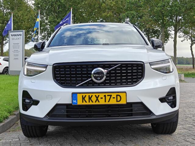 Volvo XC40 B4 211PK Plus Dark | BLIS | Trekhaak | 360 | H&K | Pano | Carplay | Elektr. Stoelen | ACC | Stoel/Stuur verwarming |