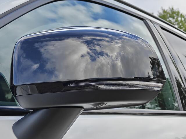 Volvo XC40 B4 211PK Plus Dark | BLIS | Trekhaak | 360 | H&K | Pano | Carplay | Elektr. Stoelen | ACC | Stoel/Stuur verwarming |