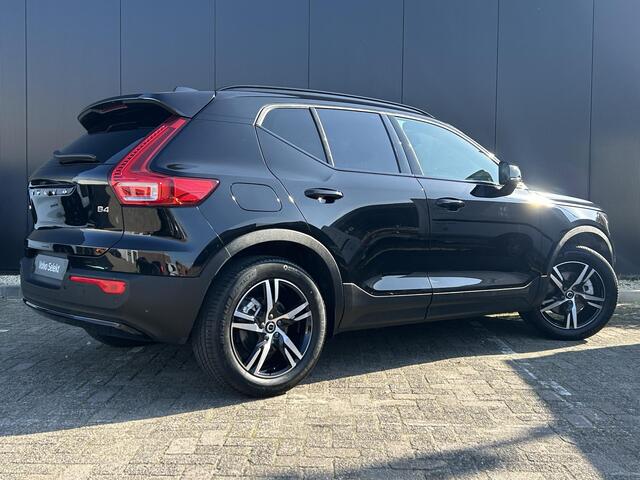 Volvo XC40 2.0 B4 Plus Dark Adaptieve cruise control / BLIS / Elektr. stoelverstelling / Stoel- en stuurverwarming / park assist V+A en camera achter / Trekhaak