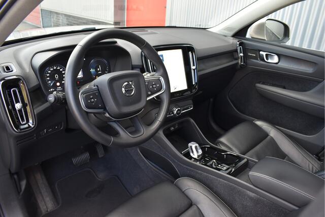 Volvo XC40 1.5 T4 Plug-in hybrid Ultimate Bright Panoramadak, Stoel/stuurverwarming, Leder, Memory, H&K, Adaptive cruise, Trekhaak