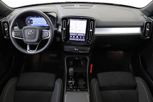 Volvo XC40 B4 (M-HYBRID) PLUS DARK -PANO.DAK|HARMAN/KARDON|CAMERA|POWER-SEATS|VERW.VOORRUIT|PRIVACY.GLAS|TREKHAAK|18"