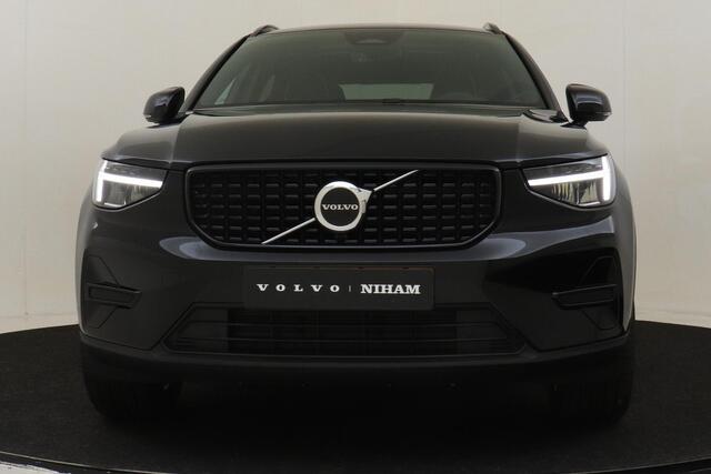 Volvo XC40 B4 (M-HYBRID) PLUS DARK -PANO.DAK|HARMAN/KARDON|CAMERA|POWER-SEATS|VERW.VOORRUIT|PRIVACY.GLAS|TREKHAAK|18"