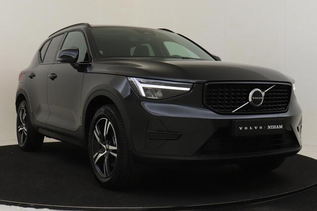 Volvo XC40 B4 (M-HYBRID) PLUS DARK -PANO.DAK|HARMAN/KARDON|CAMERA|POWER-SEATS|VERW.VOORRUIT|PRIVACY.GLAS|TREKHAAK|18"