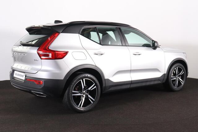 Volvo XC40 2.0 T4 R-Design - Panorama/schuifdak - IntelliSafe Surround - 360º Camera - Parkeersensoren voor & achter - Elektr. bedienb. voorstoelen met geheugen links - Cruise control - Inklapbare trekhaak - 19' LMV