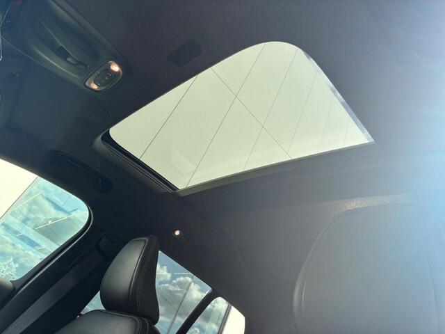 Volvo XC40 1.5 T5 Recharge R-Design | Panorama dak | Stoel/stuurverwarming | Adaptieve cruise control | Harman/Kardon | Elektrische stoelverstelling |