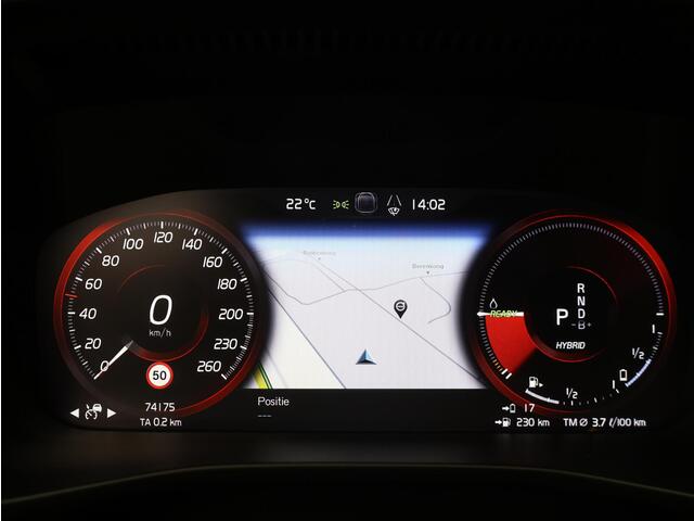 Volvo XC40 T5 Twin Engine Momentum Pro / Trekhaak / 360 camera / Elektr. bed. achterklep