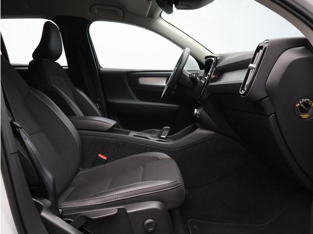 Volvo XC40 T5 Twin Engine Momentum Pro / Trekhaak / 360 camera / Elektr. bed. achterklep