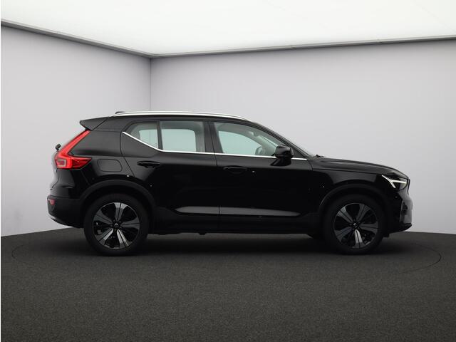 Volvo XC40 1.5 T4 Plug-in hybrid Plus Bright / Panoramadak / Harman Kardon / Elektrische Stoelen / Stoel+Stuurverwarming / Lederen Bekleding / Keyless / 19" /