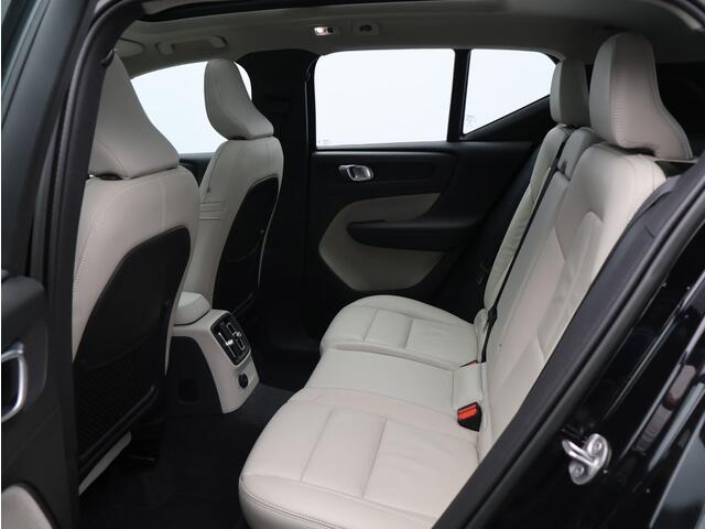 Volvo XC40 1.5 T4 Plug-in hybrid Plus Bright / Panoramadak / Harman Kardon / Elektrische Stoelen / Stoel+Stuurverwarming / Lederen Bekleding / Keyless / 19" /