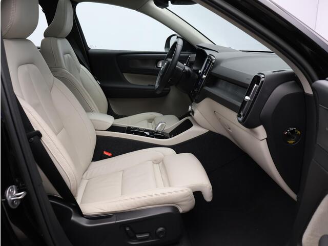 Volvo XC40 1.5 T4 Plug-in hybrid Plus Bright / Panoramadak / Harman Kardon / Elektrische Stoelen / Stoel+Stuurverwarming / Lederen Bekleding / Keyless / 19" /