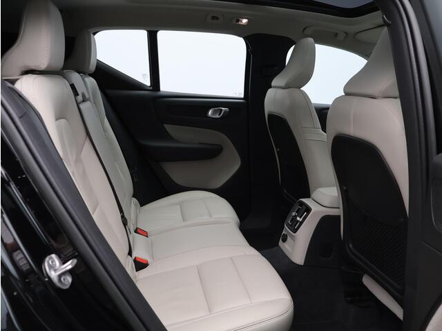 Volvo XC40 1.5 T4 Plug-in hybrid Plus Bright / Panoramadak / Harman Kardon / Elektrische Stoelen / Stoel+Stuurverwarming / Lederen Bekleding / Keyless / 19" /