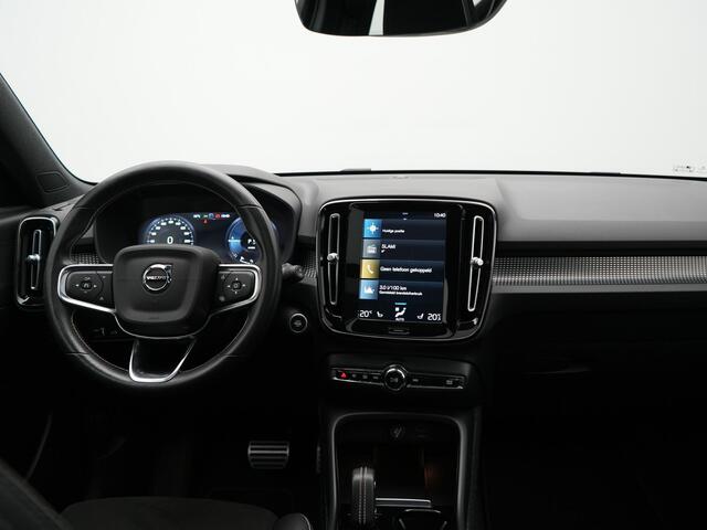 Volvo XC40 T5 Recharge R-Design PHEV 262pk | Panodak | Adaptive Cruise | Camera | Alcantara Sportstoelen Memory & Verwarmd | Stuur Verwarmd | Keyless | BLIS | Apple Carplay | Navigatie | DAB | 20"L.M | Plug in Hybrid |
