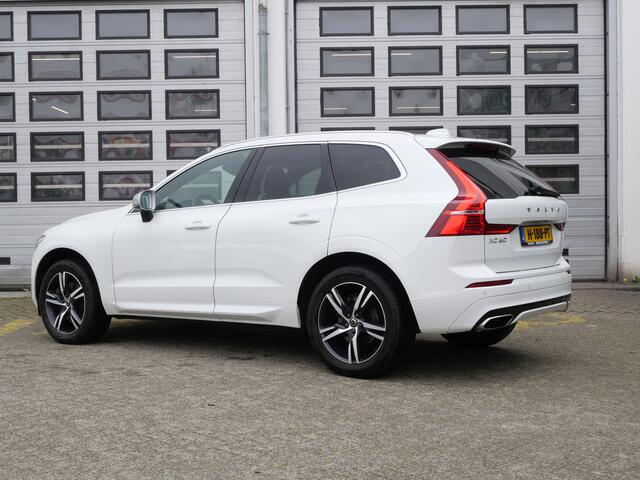 Volvo XC60 T4 R-Design | Trekhaak | CarPlay | Panoramadak | Camera | Stoelverwarming