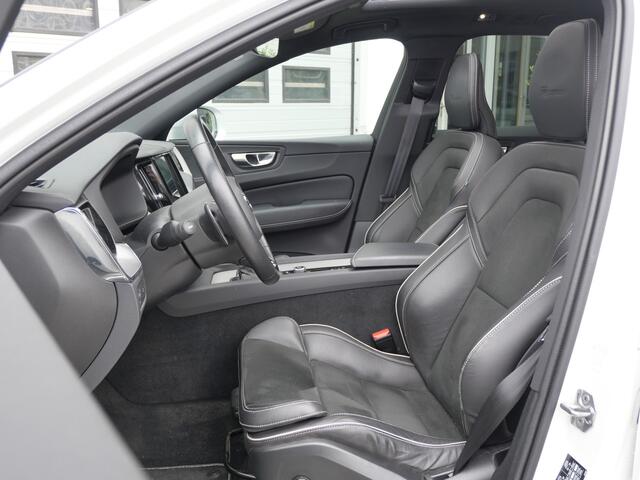 Volvo XC60 T4 R-Design | Trekhaak | CarPlay | Panoramadak | Camera | Stoelverwarming