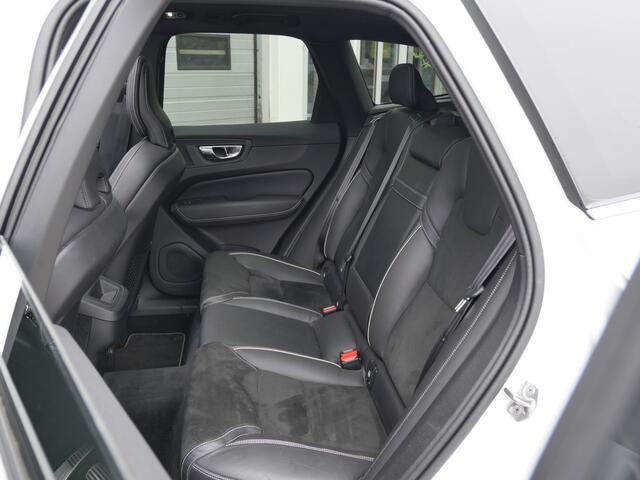 Volvo XC60 T4 R-Design | Trekhaak | CarPlay | Panoramadak | Camera | Stoelverwarming