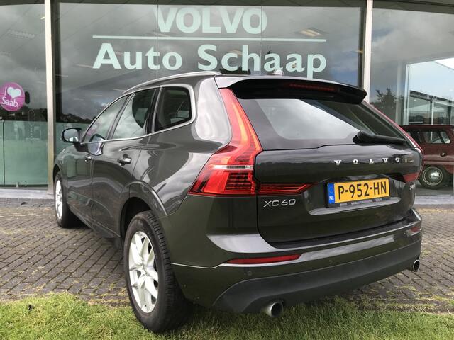 Volvo XC60 2.0 T8 Twin Engine AWD Momentum Automaat | Rijklaar incl garantie | Panoramadak Volvo on Call Trekhaak Leer