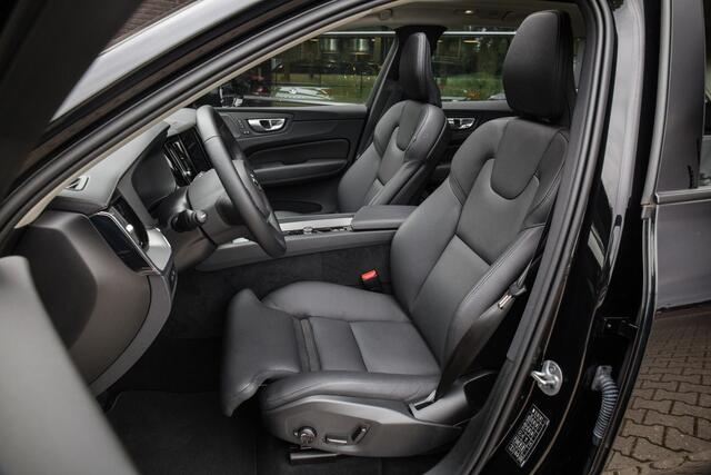 Volvo XC60 2.0 Recharge T8 AWD Ultimate Dark , Pano, Harman/Kardon, 360-camera