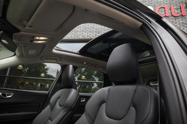 Volvo XC60 2.0 Recharge T8 AWD Ultimate Dark , Pano, Harman/Kardon, 360-camera