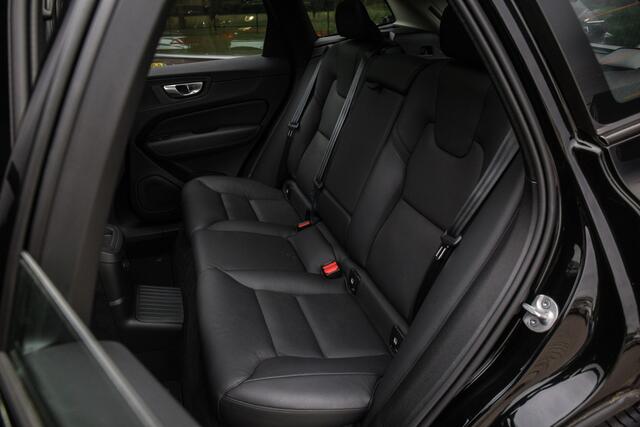 Volvo XC60 2.0 Recharge T8 AWD Ultimate Dark , Pano, Harman/Kardon, 360-camera