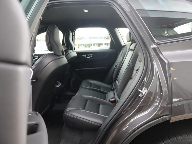 Volvo XC60 2.0 B4 R-Design / Mild Hybride