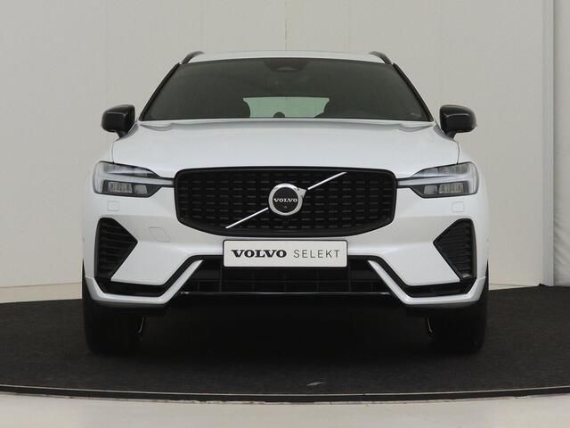 Volvo XC60 2.0 Recharge T6 AWD Ultimate Dark | Trekhaak | Luchtvering | Bowers & Wilkins | Adaptive Cruise | Head Up Display | Memory Seats |