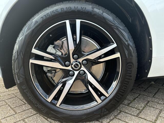 Volvo XC60 2.0 B5 R-Design / Panoramadak / 4 zone climat control / HarmanKardon audio /