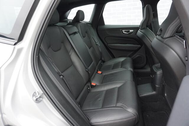 Volvo XC60 2.0 Recharge T6 AWD R-Design | Long Range | Trekhaak | Luchtvering | Schuif/kantel Panoramadak | Massage stoelen | Geventileerd leder | Parkeercamera | DAB Radio |