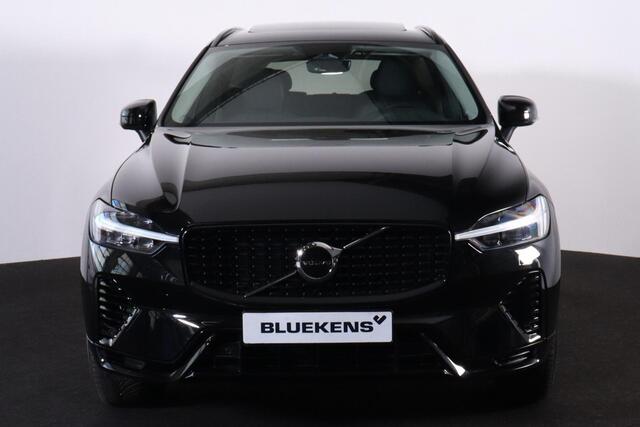 Volvo XC60 Recharge T6 AWD Plus Dark - LONG RANGE - Panorama/schuifdak - IntelliSafe Assist & Surround - Harman/Kardon audio - Adaptieve LED koplampen - Parkeercamera achter - Verwarmde voorstoelen, stuur & achterbank - Parkeersensoren voor & achter - Elektr. bedien